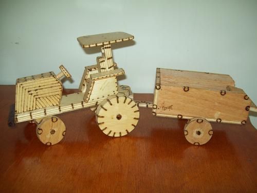 Mini Trator, com caçamba
